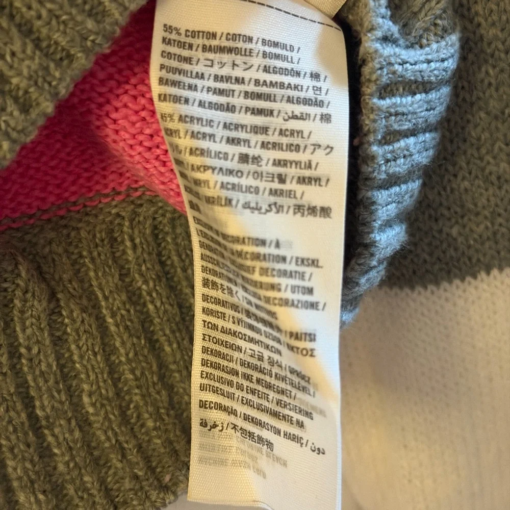Abercrombie & Fitch cropped sweater